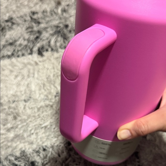 Stanley Vibrant Pink Quencher Tumbler with Handle - Picture 8 of 8